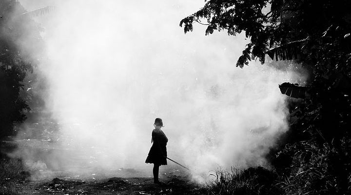 800px-Woman,_Smoke_(Imagicity_717)